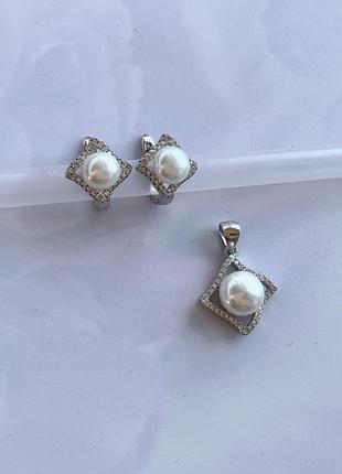 Трендовий срібний комплект сережки та кулон із натуральними перлами "геометрія".7 фото