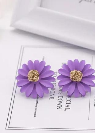 Серьги фиолетовые объемные цветы2 фото