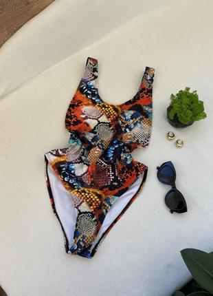 Бомбезный слитный купальник missquided