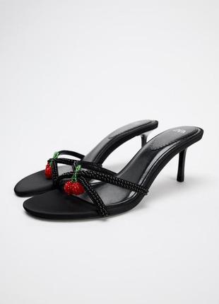 Босоножки женские черные с стразами zara new