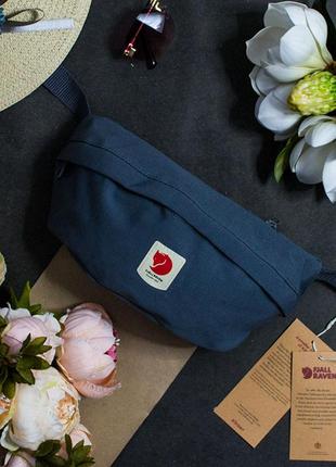 Сумка на пояс вместительная fjällräven kånken тёмно серого цвета размер 14*27 (2l)