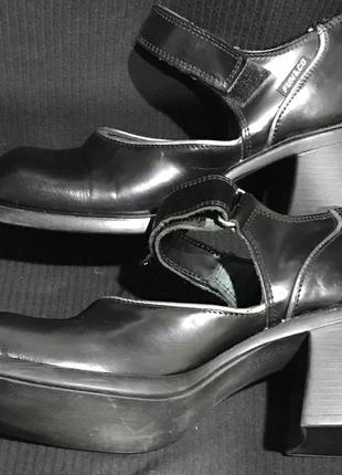 Женские толстые туфли на каблуке8 фото