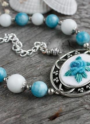 Білий блакитний браслет з натуральними каменями агат, аквамариновий кварц бірюзовий браслет з трояндами