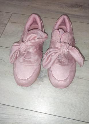 Кроссовки из искусственной замши