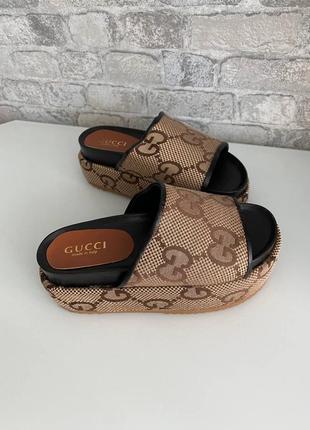 Жіночі шльпанці gucci