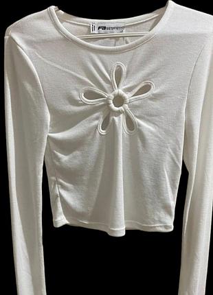 Белый кроп-топ