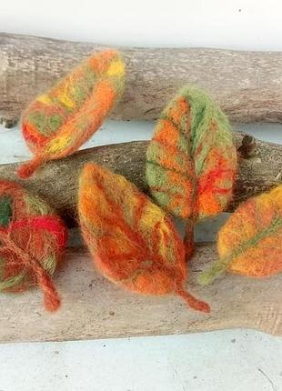 Осінні брошки, з вовни