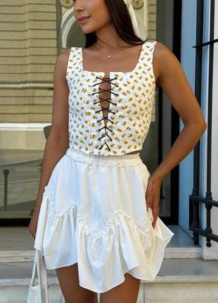 Топ - корсет на шнурівці спереду білий чорний у квіточку жіночий корсетний топик майка...