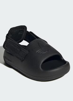 Оригинальные детские босоножки adidas