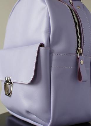 Женский мини-рюкзак ручной работы из натуральной кожи с легким глянцевым эффектом лавандовог6 фото