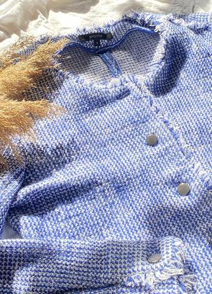 Трендовый твидовый укороченный сине-белый пиджак в стиле zara с пуговицами, твидовая куртка с карманами