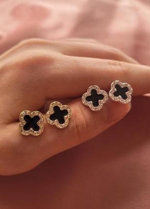 Сережки ван кліф клевер конюшина емаль з камінчиками. срібляста і золотиста основа....