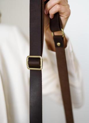 Миниатюрная сумка из натуральной винтажной кожи коричневого цвета3 фото