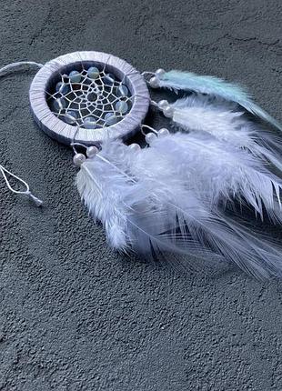 Белый ловец снов с лунным камнем