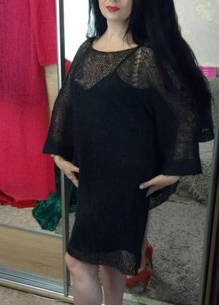 Платье-паутинка из кид-мохера черного цвета с широким вырезом горловины8 фото