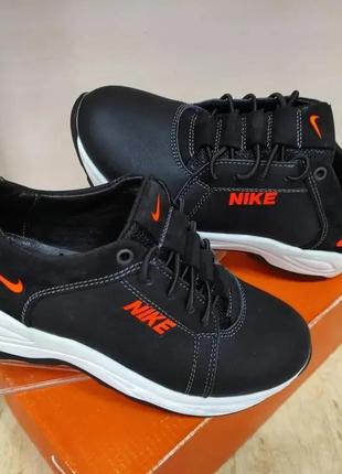 Кроссовки кожаные черные