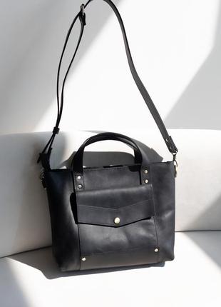 Классическая вместительная женская сумка ручной работы из натуральной кожи черного цвета5 фото