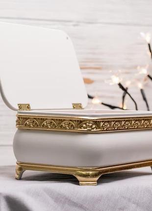 Коробочка для украшений с позолотой «gold & white» шкатулка с гравировкой на подарок5 фото