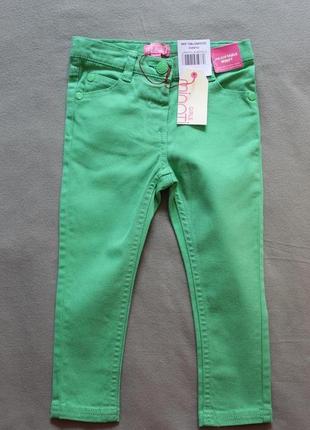 Яркие джинсы от английского бренда minoti для девочки 1,5-2 р.