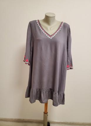 Красивая брендовая вискозная блузка с вышивкой батал