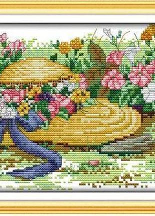 Набор для вышивания по нанесённой на канву схеме "flowers and straw hats". aida 14ct printed, 36*19 см
