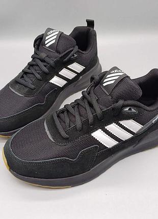 Кросівки adidas чорні