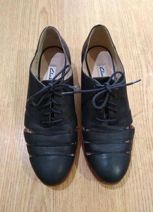 Кожаные туфли летние clarks женские закрытые босоножки