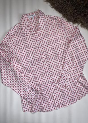 Елегантна жіноча сорочка