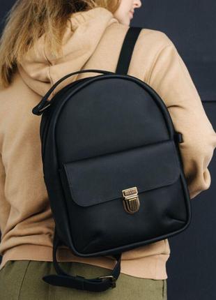 Женский мини-рюкзак  из натуральной кожи с легким матовым эффектом черного цвет