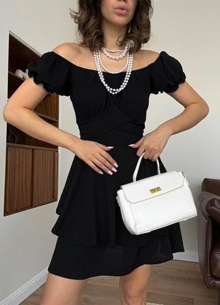 Ідеальне чорне плаття міні із відкритими плечима