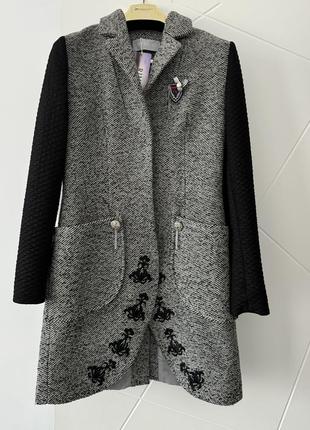 Пальто дизайнерське