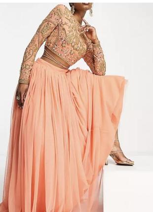 Гарне плаття корсетом з накидкою