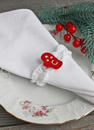 Новорічні кільця для серветок іменні новорічний декор білий червоний1 фото