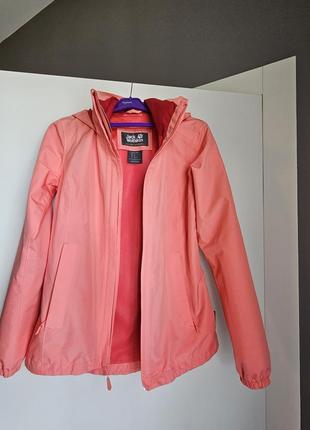 Спортивна вітрівка з капюшоном жіноча jack wolfskin stormy point jacket