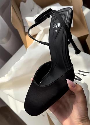 Босоножки на каблуке zara