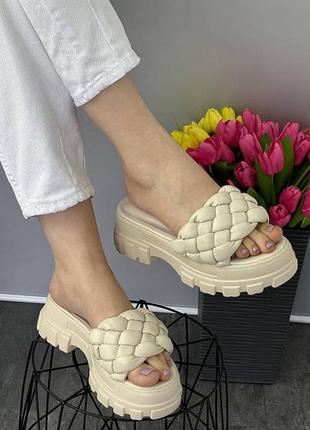 Женские летние шлепанцы бежевые!