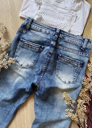 Рваные джинсы скины с дирками4 фото