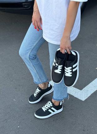 Стильні жіночі кросівки з натуральної шкіри / кеди / демісезонні / весняні, літні, осінні / шкіра / чорні, білі, сині, сірі