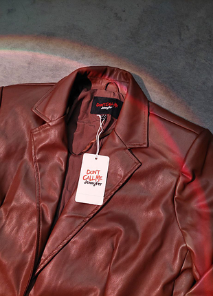 Трендовий жіночий шкіряний піджак