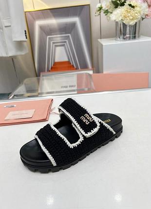 Шльопанці, тапки, тапочки в стилі miu miu