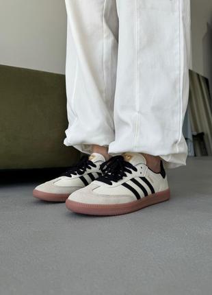 adidas cloudfoam white womams pants black