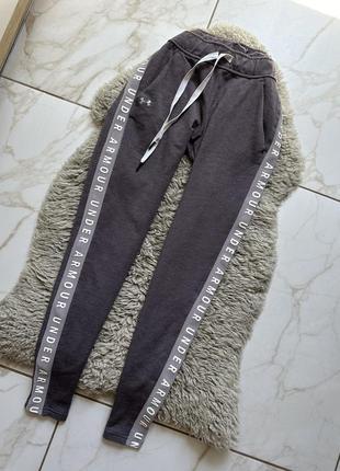 Легкие спортивные штаны under armour женские6 фото