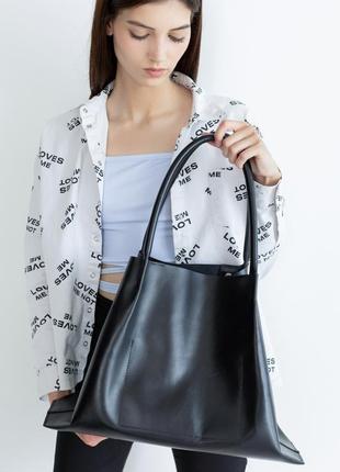 Объемная сумка шоппер sierra черного цвета из натуральной кожи с легким глянцевым эффектом4 фото