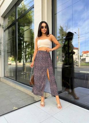 Жіноча шифонова спідниця максі з розрізом в леопардовом принті