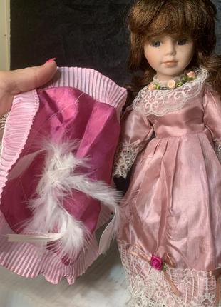 Лялька порцелянова, колекційна