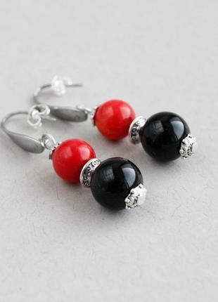 Червоно чорні сережки з корала прикраси під вишиванку український стиль2 фото