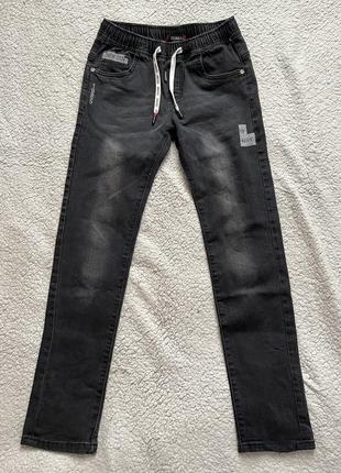 Черные джинсы для мальчика