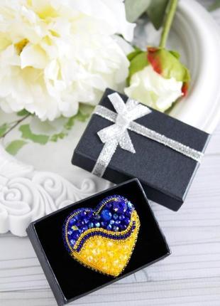 Желто-голубая брошь "сердце украины", подарок девочке, маме, дочке10 фото