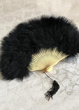 Виер из перьев лебедя