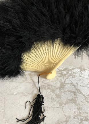 Виер из перьев лебедя